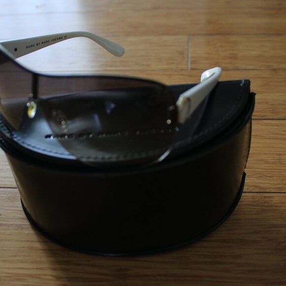 Marc by Marc Jacobs Oversized Wrap Oval Rectangle Sunglasses Brown/White Unisex main image 5
